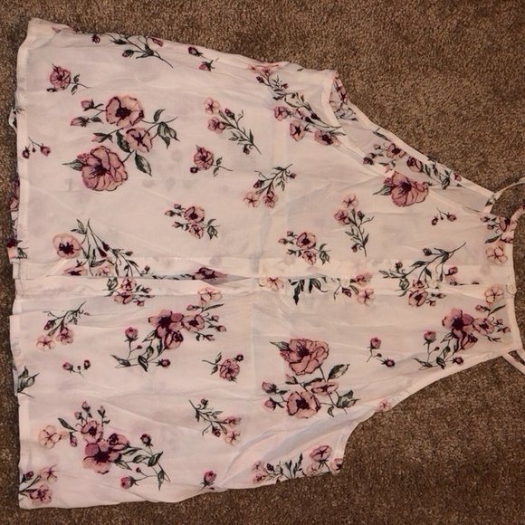 Casual/work tops from local boutiques - Picture 4 of 4